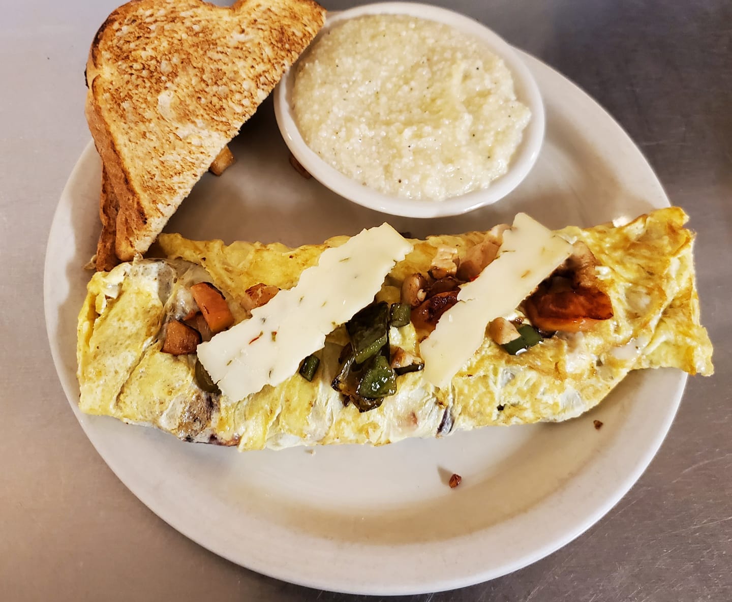 Sunday’s Breakfast Special – Southwest Chicken Omelette